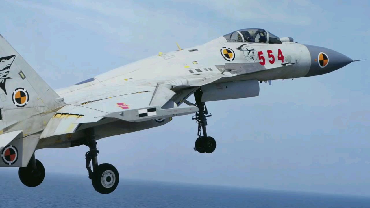歼-15飞鲨-中国F/A-18E/F超级大黄蜂